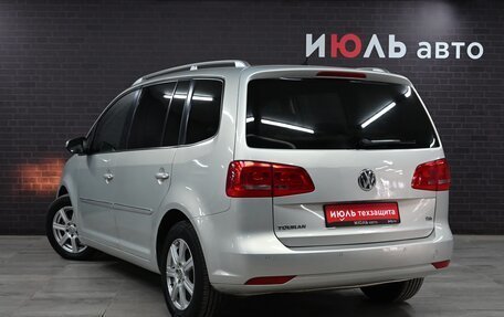 Volkswagen Touran III, 2011 год, 1 035 000 рублей, 6 фотография