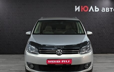 Volkswagen Touran III, 2011 год, 1 035 000 рублей, 2 фотография