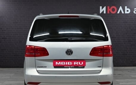 Volkswagen Touran III, 2011 год, 1 035 000 рублей, 4 фотография