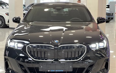 BMW 5 серия, 2023 год, 9 295 000 рублей, 2 фотография