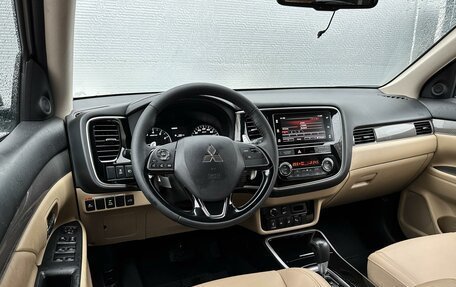 Mitsubishi Outlander III рестайлинг 3, 2020 год, 3 265 000 рублей, 6 фотография