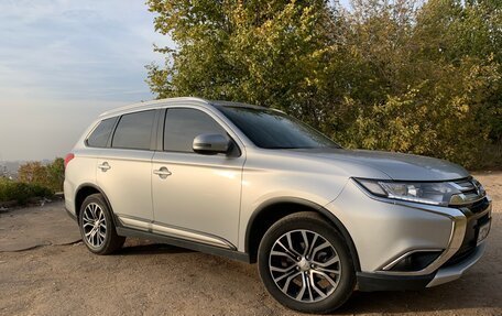 Mitsubishi Outlander III рестайлинг 3, 2017 год, 2 050 000 рублей, 6 фотография