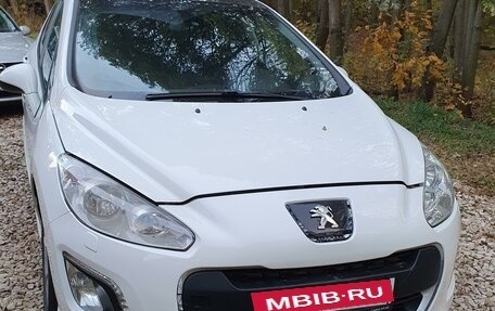 Peugeot 308 II, 2011 год, 520 000 рублей, 2 фотография