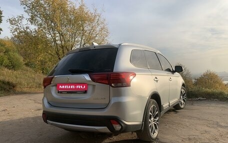 Mitsubishi Outlander III рестайлинг 3, 2017 год, 2 050 000 рублей, 4 фотография