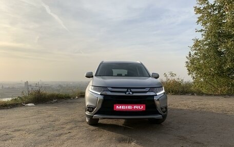 Mitsubishi Outlander III рестайлинг 3, 2017 год, 2 050 000 рублей, 7 фотография