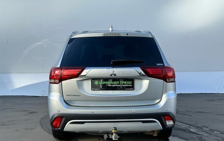 Mitsubishi Outlander III рестайлинг 3, 2021 год, 3 850 000 рублей, 6 фотография