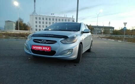 Hyundai Solaris II рестайлинг, 2012 год, 860 000 рублей, 2 фотография