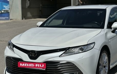 Toyota Camry, 2018 год, 2 580 000 рублей, 3 фотография