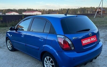 KIA Rio II, 2011 год, 725 000 рублей, 3 фотография