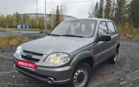 Chevrolet Niva I рестайлинг, 2010 год, 570 000 рублей, 2 фотография