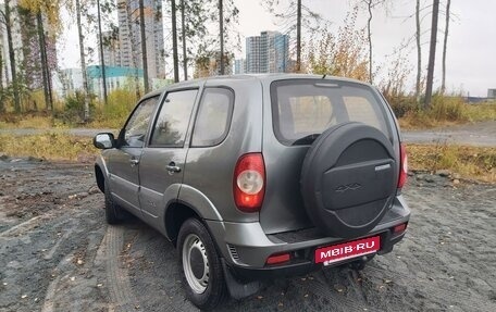 Chevrolet Niva I рестайлинг, 2010 год, 570 000 рублей, 4 фотография