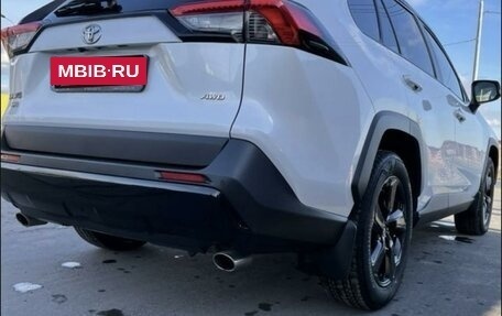 Toyota RAV4, 2021 год, 4 250 000 рублей, 6 фотография