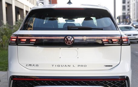 Volkswagen Tiguan, 2024 год, 6 160 000 рублей, 5 фотография