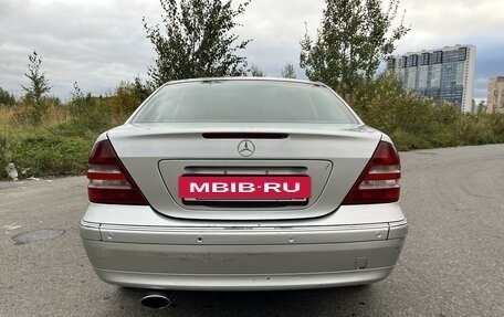 Mercedes-Benz C-Класс, 2005 год, 650 000 рублей, 10 фотография