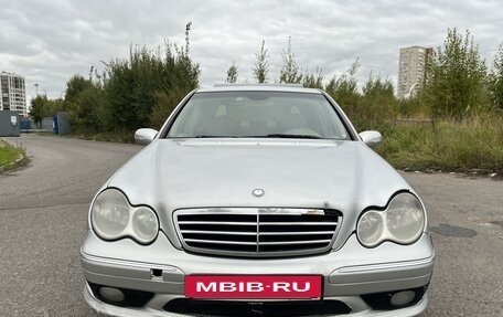 Mercedes-Benz C-Класс, 2005 год, 650 000 рублей, 9 фотография