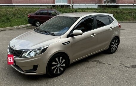 KIA Rio III рестайлинг, 2013 год, 999 000 рублей, 2 фотография