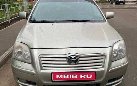 Toyota Avensis III рестайлинг, 2003 год, 775 000 рублей, 5 фотография