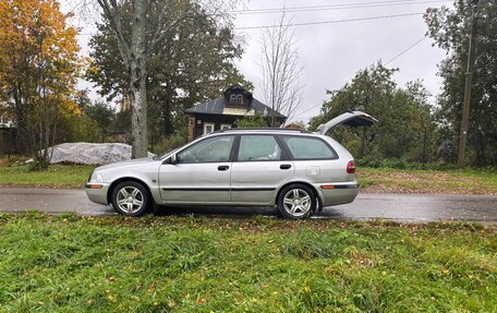 Volvo V40 I, 2001 год, 325 000 рублей, 1 фотография