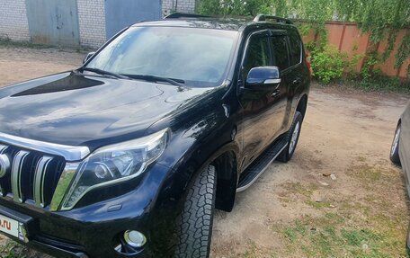 Toyota Land Cruiser Prado 150 рестайлинг 2, 2015 год, 3 388 000 рублей, 5 фотография