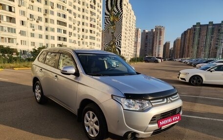 Mitsubishi Outlander III рестайлинг 3, 2012 год, 1 720 000 рублей, 19 фотография