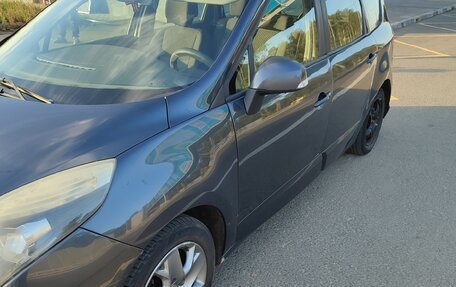 Renault Scenic III, 2011 год, 800 000 рублей, 11 фотография