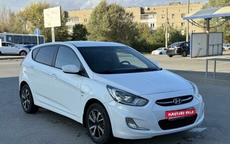 Hyundai Solaris II рестайлинг, 2013 год, 840 000 рублей, 2 фотография