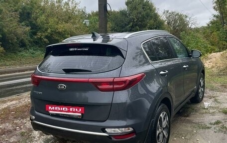 KIA Sportage IV рестайлинг, 2019 год, 2 300 000 рублей, 3 фотография