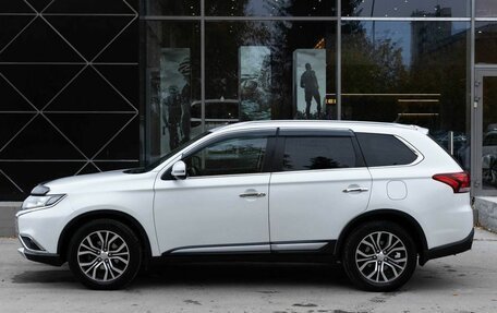 Mitsubishi Outlander III рестайлинг 3, 2015 год, 1 900 000 рублей, 2 фотография