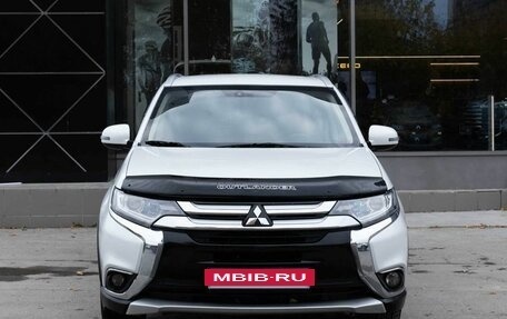 Mitsubishi Outlander III рестайлинг 3, 2015 год, 1 900 000 рублей, 8 фотография