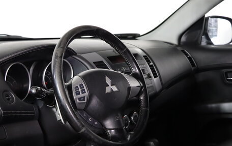 Mitsubishi Outlander III рестайлинг 3, 2010 год, 1 299 990 рублей, 9 фотография