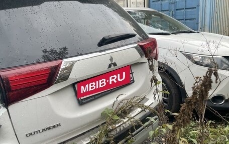 Mitsubishi Outlander III рестайлинг 3, 2021 год, 1 500 000 рублей, 3 фотография