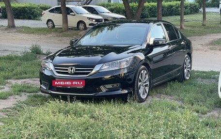 Honda Accord IX рестайлинг, 2013 год, 1 800 000 рублей, 2 фотография