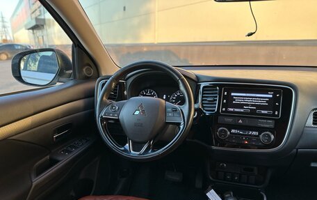 Mitsubishi Outlander III рестайлинг 3, 2018 год, 2 537 000 рублей, 12 фотография