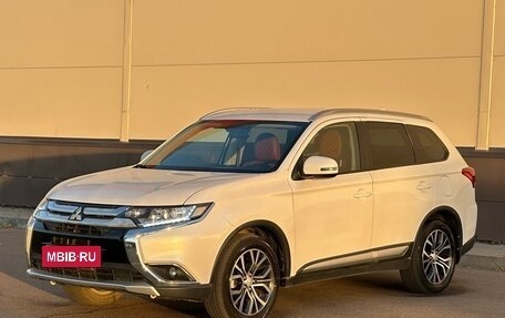 Mitsubishi Outlander III рестайлинг 3, 2018 год, 2 537 000 рублей, 3 фотография