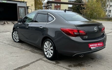 Opel Astra J, 2013 год, 880 000 рублей, 7 фотография