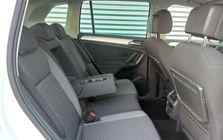 Volkswagen Tiguan II, 2018 год, 3 115 000 рублей, 17 фотография