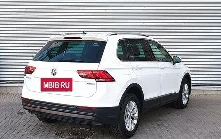 Volkswagen Tiguan II, 2018 год, 3 115 000 рублей, 8 фотография