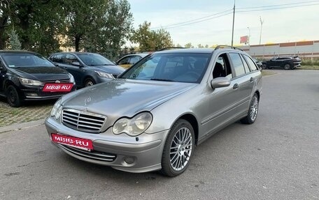 Mercedes-Benz C-Класс, 2005 год, 520 000 рублей, 3 фотография