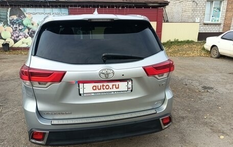 Toyota Highlander III, 2018 год, 4 500 000 рублей, 4 фотография