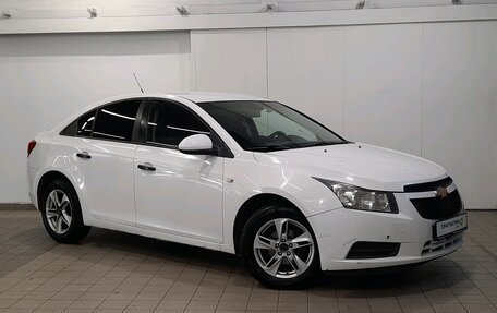 Chevrolet Cruze II, 2011 год, 599 000 рублей, 3 фотография