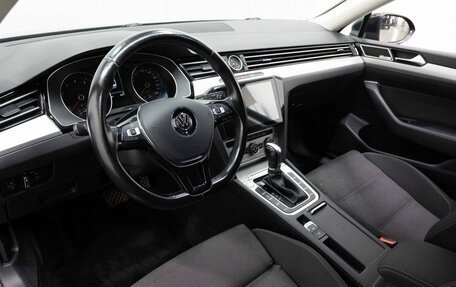 Volkswagen Passat B8 рестайлинг, 2015 год, 1 780 000 рублей, 9 фотография