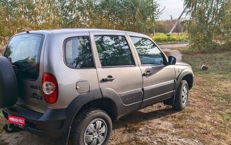 Chevrolet Niva I рестайлинг, 2018 год, 950 000 рублей, 7 фотография