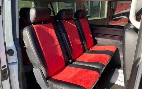 Volkswagen Caravelle T6 рестайлинг, 2019 год, 3 290 000 рублей, 18 фотография