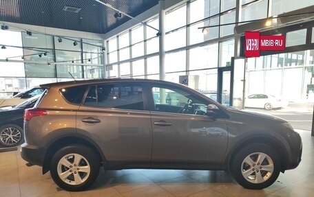 Toyota RAV4, 2013 год, 1 995 000 рублей, 5 фотография