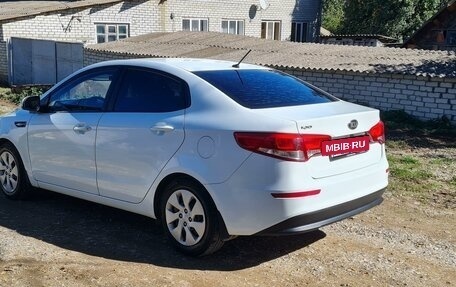 KIA Rio III рестайлинг, 2016 год, 990 000 рублей, 3 фотография