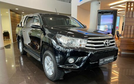 Toyota Hilux VIII, 2019 год, 4 910 000 рублей, 3 фотография