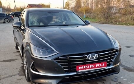 Hyundai Sonata VIII, 2021 год, 2 750 000 рублей, 2 фотография