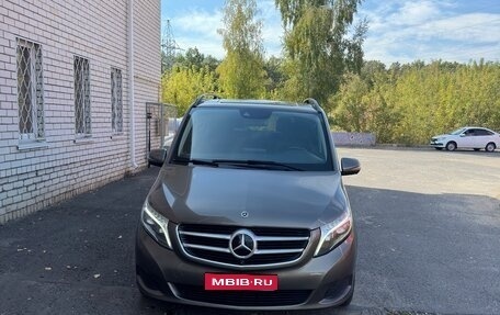 Mercedes-Benz V-Класс, 2019 год, 4 900 000 рублей, 1 фотография