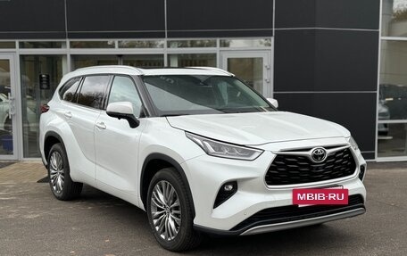 Toyota Highlander, 2024 год, 7 500 000 рублей, 3 фотография