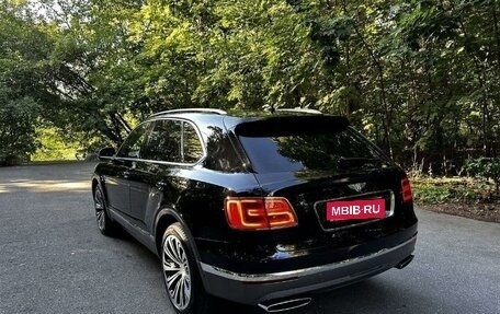 Bentley Bentayga I, 2016 год, 15 300 000 рублей, 9 фотография